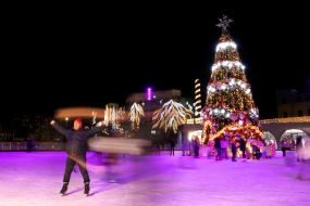 ROSHEN Winter Village