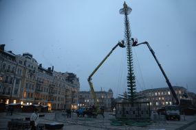 Installation of a Christmas tree on Sophia Square in Kiev