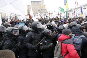 Clashes between participants of the "STOP lockdown!" and law enforcement officers on Independence Square