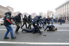 Clashes between participants of the "STOP lockdown!" and law enforcement officers on Independence Square