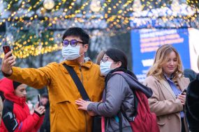 People take pictures