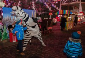 Animator entertains children