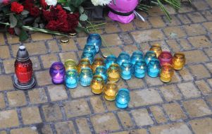 Light bulbs in the shape of an airplane