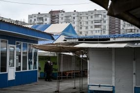 Crowded market area in Kiev