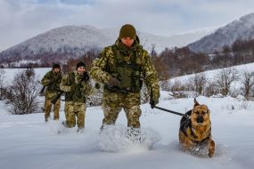 A serviceman of the Chop border detachment