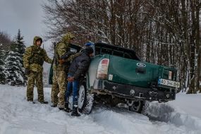 Soldiers of the Chop border detachment detain the violator