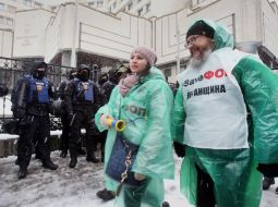 Participants of the SaveFOP movement demonstration