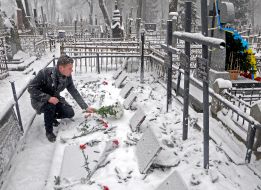 Ceremony in memory of the Heroes of Kruty