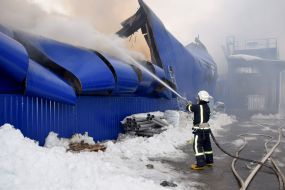 Extinguishing the fire in the hypermarket "Epicenter"