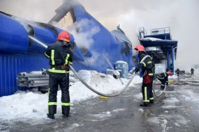 Extinguishing the fire in the hypermarket "Epicenter"