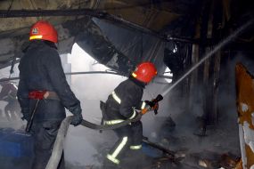 Extinguishing the fire in the hypermarket "Epicenter"