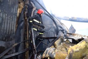 Extinguishing the fire in the hypermarket "Epicenter"