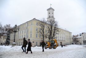 Прибирання снігу у Львові