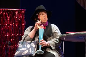 Performance "Jackpot for Cockatoo"