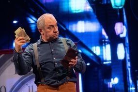 Performance "Jackpot for Cockatoo"