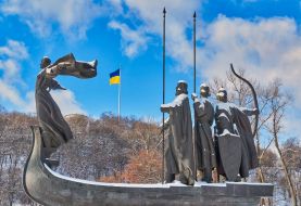 Памятный знак основателям Киева