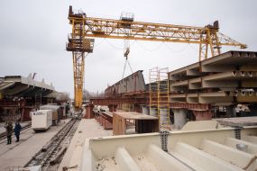 Assembling the third section of the cable-stayed bridge