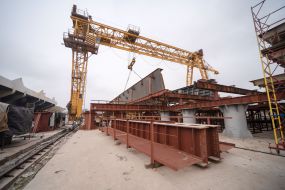Assembling the third section of the cable-stayed bridge