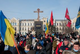 Honoring the Heroes of the Heavenly Hundred