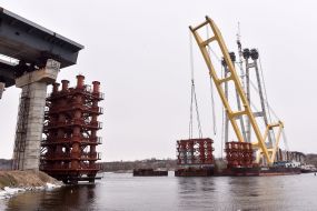 Europe's largest floating crane Lifting LK-800 ("Zechariah") on the Dnieper in Zaporozhye