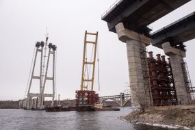 Europe's largest floating crane Lifting LK-800 ("Zechariah") on the Dnieper in Zaporozhye