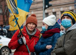 Участники акции в поддержку Сергея Стерненко