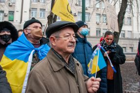 Участники акции в поддержку Сергея Стерненко