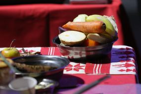 Овощи для борща в миске