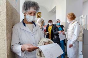 Vaccination of health workers from COVID-19