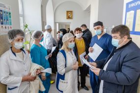 Vaccination of health workers from COVID-19