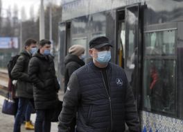 Woman in a respiratory mask in Kiev