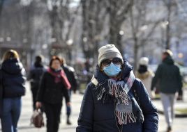 Woman in a respiratory mask in Kiev