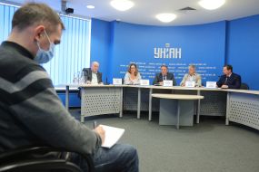 Yukhym Khazan, Natalia Bachura, Volodymyr Butko, Vadym Shkarupin and Andriy Savchenko