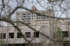 Самое высокое здание Припяти с гербом СССР