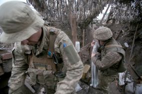 Ukrainian servicemen