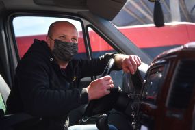 Водій в маршрутці на Центральному автовокзалі Запоріжжя