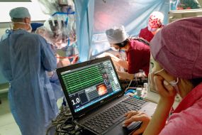 Surgery to remove a brain tumor (surgery to wake the patient)