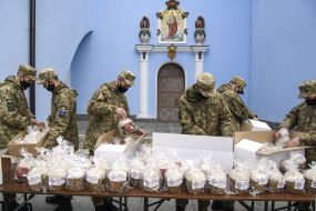 Consecration of Easter cakes for the military