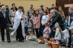 Освячення великодніх кошиків