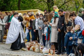 Освячення великодніх кошиків