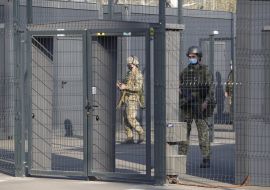 Українські військовослужбовці на КПВВ «Щастя»
