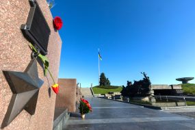 Территория мемориального комплекса "Национальный музей истории Украины во Второй мировой войне"