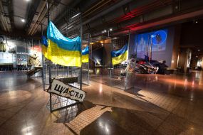 Экспозиция выставок «История Второй мировой войны» и «Украина. Неоконченная война»