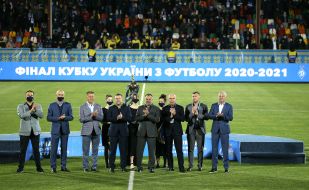 FC "Dynamo" (Kiev) players with the Cup of Ukraine