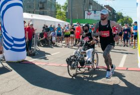Participants of the charity race "Let's run together"