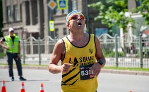 The participant of the charity race "Let's run together"