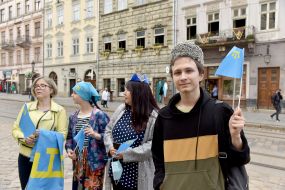 Participants of the event to honor the memory of the victims of the Crimean Tatar genocide