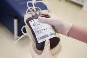 Донор здає кров