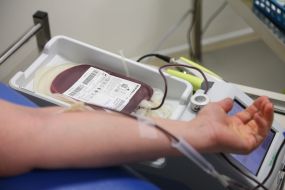 Донор здає кров