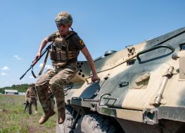 Special meeting with the crews of armored personnel carriers and military unit 2276